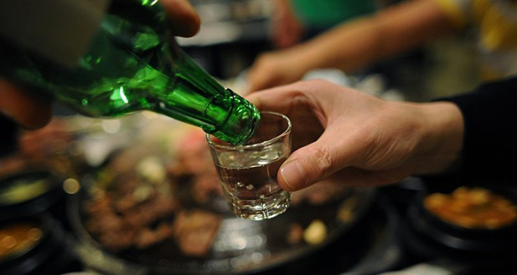 Rượu bia - nguy cơ cao gây viêm loét dạ dày tá tràng